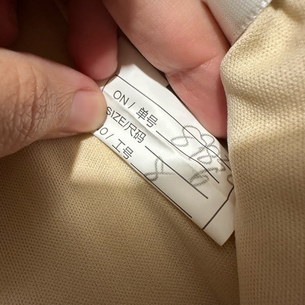 Gold Leaf Sequin Flutter Sleeve Gown - Size 6 - image 7